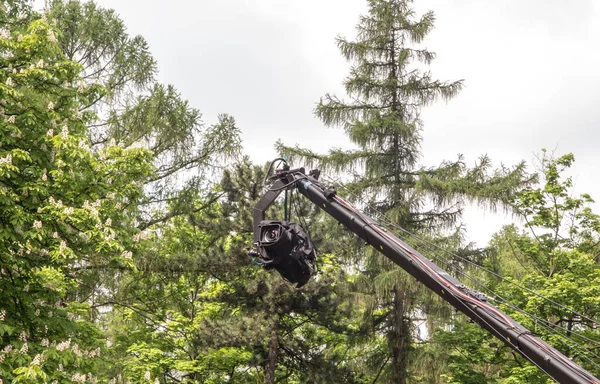 Une Caméra Télévision Sur Une Flèche Dessus Tête Ceux Réunis — Photo