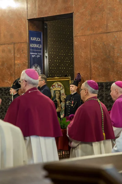 Piekary Poland May 2021 Pilgrimage Men Young People Sanctuary Mary — Stock Photo, Image