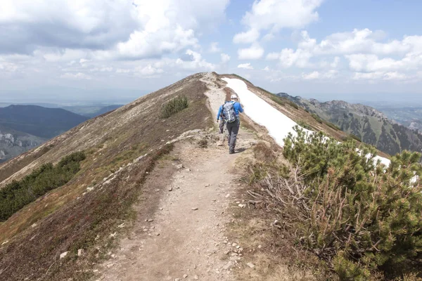 从Ornak山脊向波兰的High Tatras方向俯瞰 — 图库照片