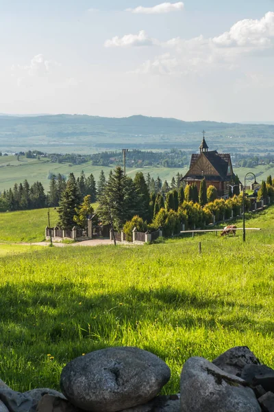 Een Kleine Houten Begraafplaats Kerk Banska Wyzana Podhale Polen — Stockfoto