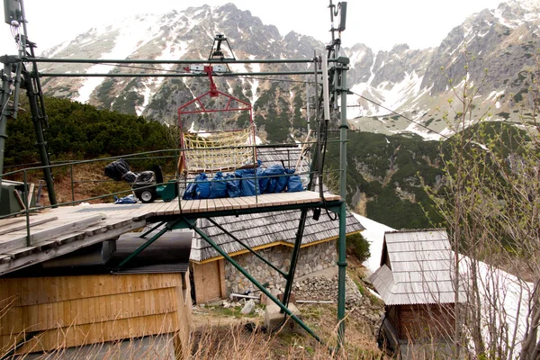 Rope Lift Transporting Food Mountain Shelter Pieciu Stawow Valley High — Stock Photo, Image