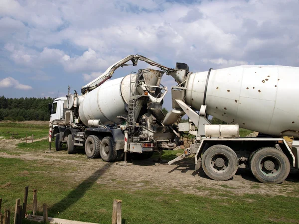 Verter mezclador de concreto con bomba sin mezclador de bomba —  Fotos de Stock