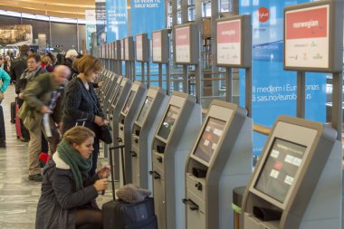 Oslo, Norveç - 27 Kasım 2014: otomatik yolcu izni bir