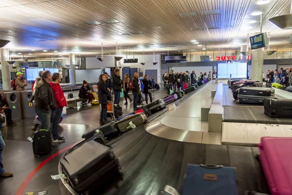 オスロ ガーデモエン空港, ノルウェー - オスロ ・ ガーデモエンの 11 月 2:Interior — ストック写真