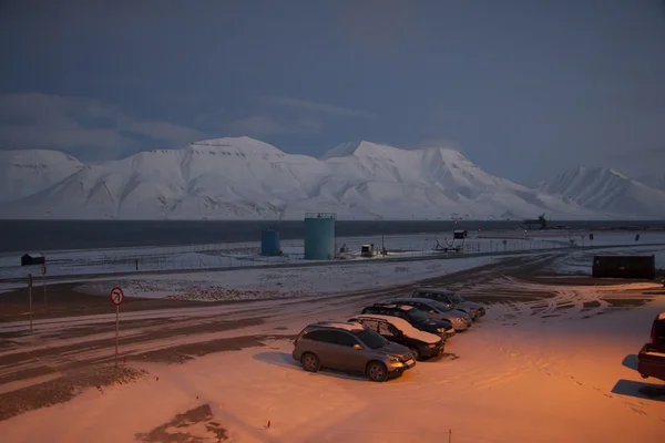 LONGYEARBYEN, Spitsbergen - November 2, 2014: Arctic. View of the area near the airport passenger above the Arctic Circle — Stock Photo, Image