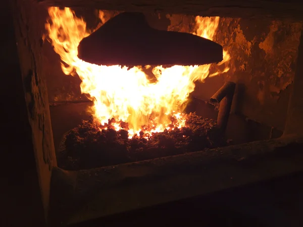 Βιομηχανική άνθρακα furnac — Φωτογραφία Αρχείου