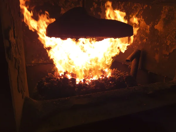 Промышленная угольная печь — стоковое фото