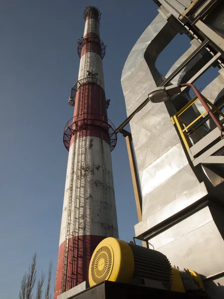 Beat red high concrete chimney — Stock Photo, Image