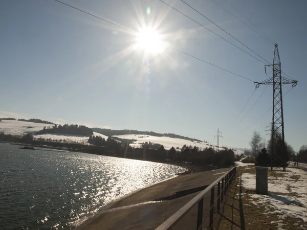 Central hidroeléctrica en el lago Czorsztynski. Czorsztyn — Foto de Stock