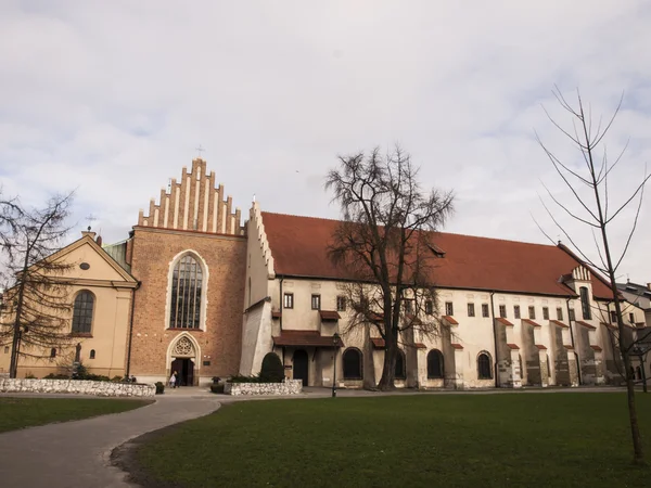 Igreja e convento da Ordem Franciscana em Cracóvia — Fotografia de Stock