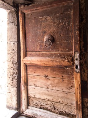 t bazilika binasının Kıpti bölümünde eski kapı