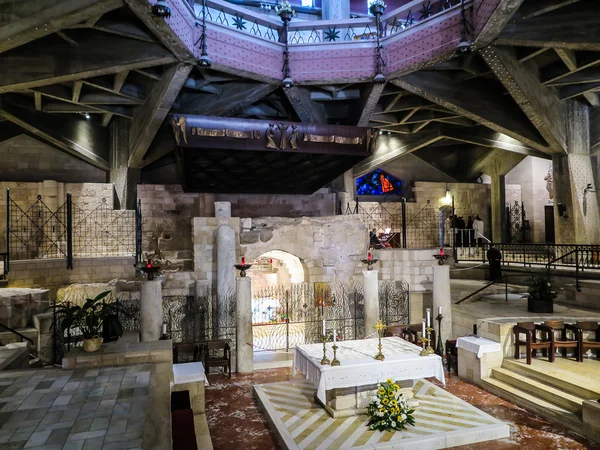 NAZARETH, ISRAEL July 8, 2015; inside the Basilica of the Annunc — Stock Photo, Image