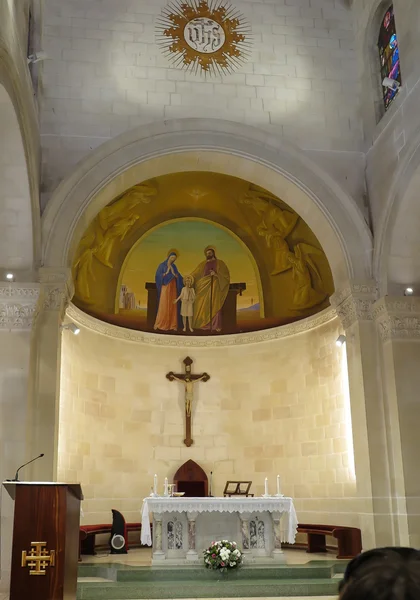 NAZARET, ISRAEL, July 8, 2015: inside the Church of St. Joseph i — Stock Photo, Image