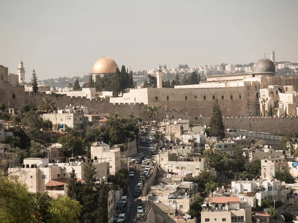 Panorama overlooking the Old City of Jerusalem, Israel, includin — Stock Photo, Image