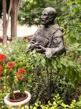 Mübarek Charles de Foucauld Eugene (1858-1916) anıt