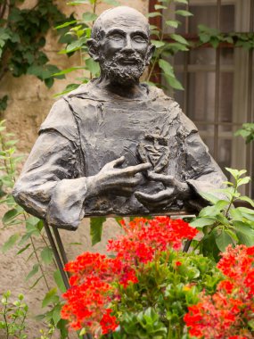 Mübarek Charles de Foucauld Eugene (1858-1916) anıt