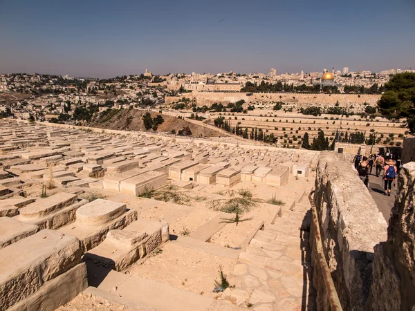 Vieilles tombes juives sur la montagne des oliviers à Jérusalem , — Photo