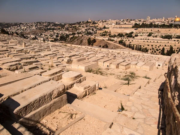 Vieilles tombes juives sur la montagne des oliviers à Jérusalem , — Photo