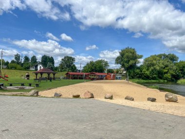 Wasosz Gorny, Polonya 'daki Warta Nehri' ndeki belediye plajı..