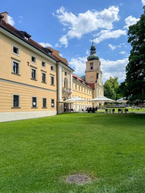 Rudy, Polonya, 24 Haziran 2025: Rudy Raciborskie, Polonya 'da Kilise Sonrası Manastır ve Saray Kompleksi.