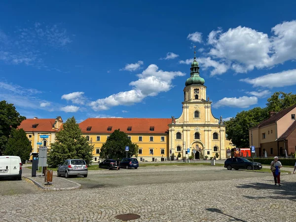 Rudy, Polonya, 24 Haziran 2025: Rudy Raciborskie, Polonya 'da Kilise Sonrası Manastır ve Saray Kompleksi.