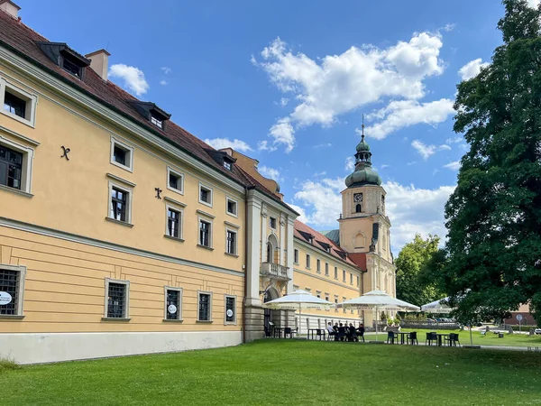 Rudy, Polonya, 24 Haziran 2025: Rudy Raciborskie, Polonya 'da Kilise Sonrası Manastır ve Saray Kompleksi.