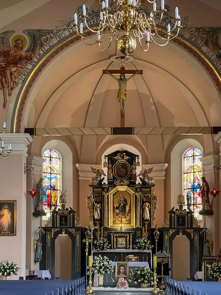 Raciborz, Polonya, 24 Haziran 2025: St. Kilisesi İçişleri Raciborz-Brzezie, Polonya 'da Havariler Matthew ve Matthias. Ana gövde.