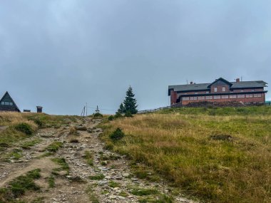 Zbigniew Fastnacht Dağı Sığınağı, Snieznik, Doğu Sudetes, Snieznik Massif (deniz seviyesinden 1218 metre yukarıda)).