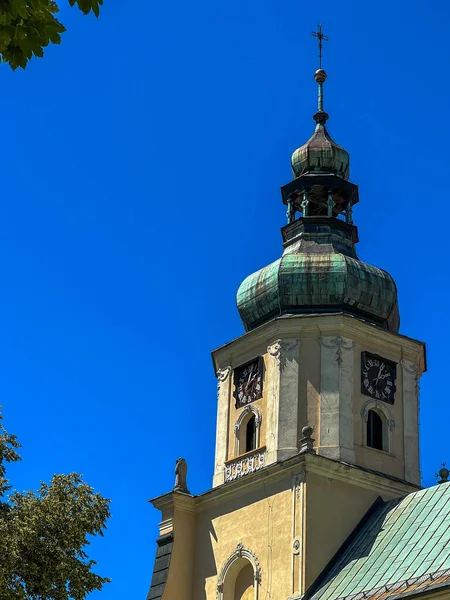 Rudy, Polonya 'daki saray kompleksi ve manastırı. Meryem Ana 'nın Basilikası, Kutsal Bakire Meryem' in Varsayımı Kilisesi..