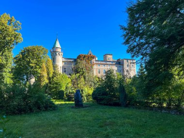 Szczytnik, Szczytna 'daki Szczytnik Ormanı Kaya Kalesi Polonya' daki Solowe Dağları.