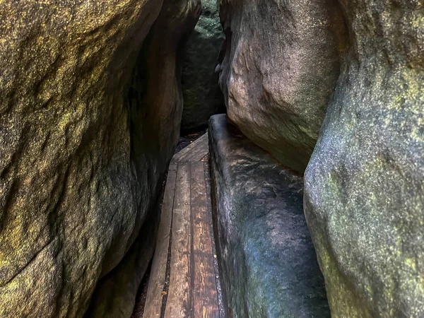 Polonya 'daki Stolowe Dağları. 