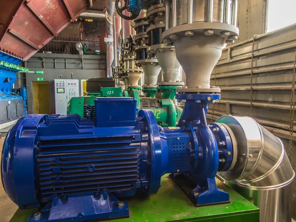 pompa, valf ve boru sıcak ve soğuk su