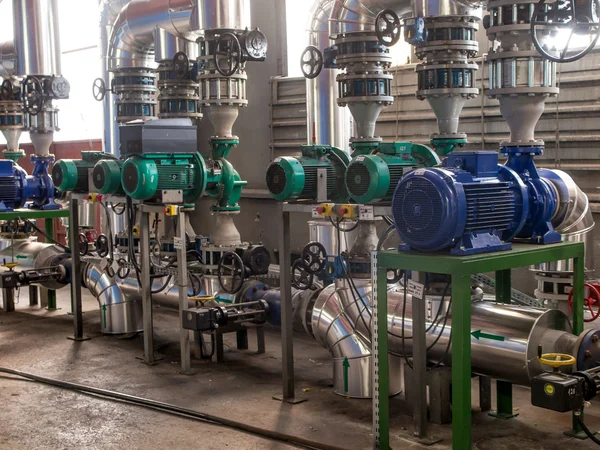 pompa, valf ve boru sıcak ve soğuk su