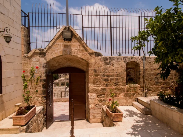 Sehr alte christliche kirche in burqin arabische gebiete in palestin — Stockfoto