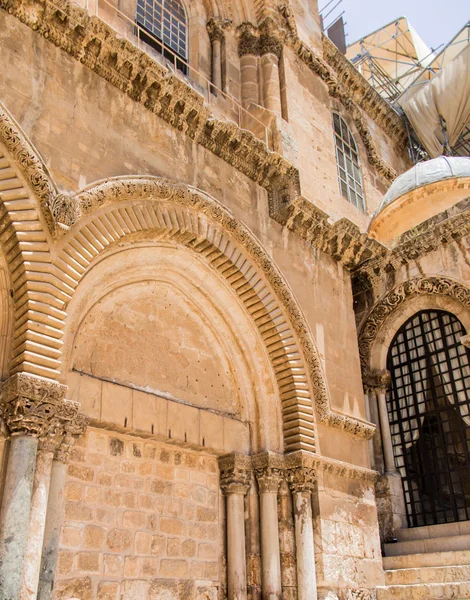 Fragment den Eingang zur Kirche des heiligen Grabes jerusa — Stockfoto