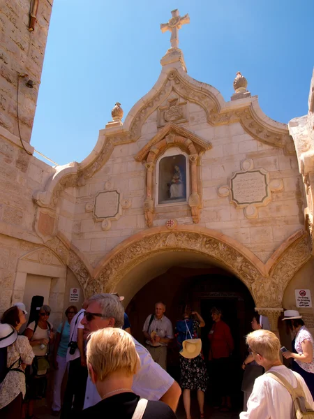 BETHLEHEM, ISRAEL - JULY 12, 2015: The facade of cave of "Milk G — Stock Photo, Image