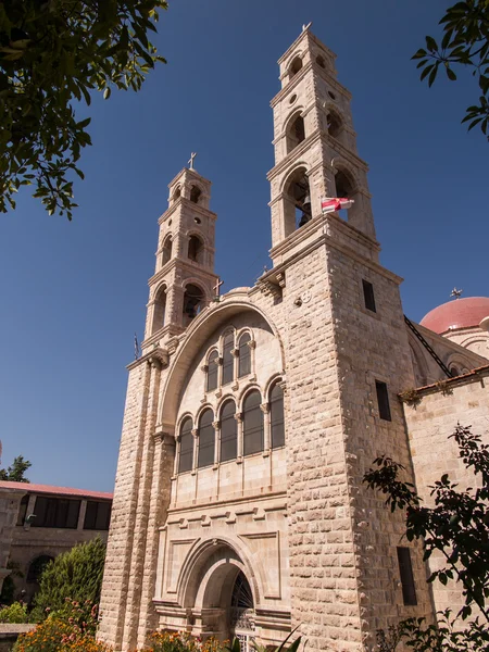 Современный греческий православный монастырь в Наблусе на Западном берегу, Иср. — стоковое фото