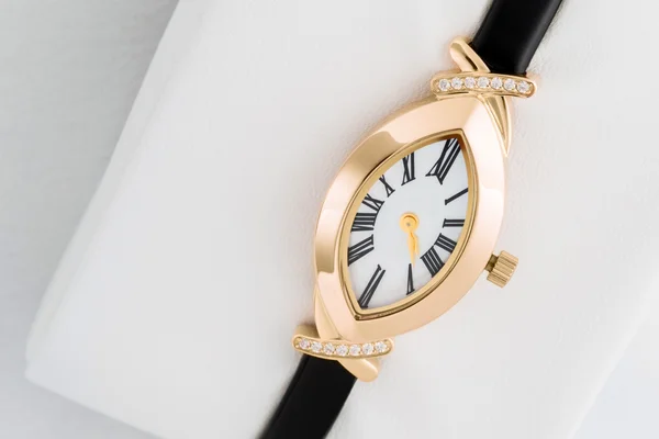 Relógios de ouro feminino — Fotografia de Stock