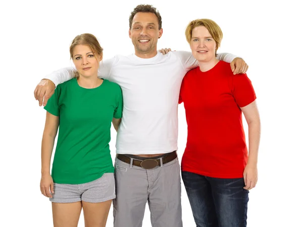 Três pessoas vestindo camisas brancas e vermelhas verdes em branco — Fotografia de Stock