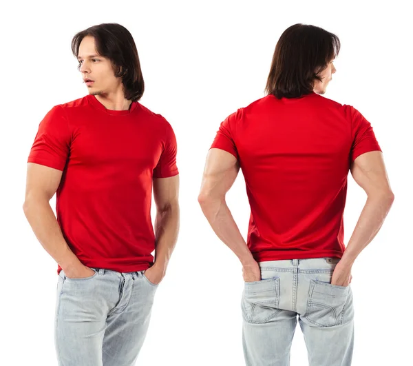 Jonge man poseren met lege rode shirt — Stockfoto