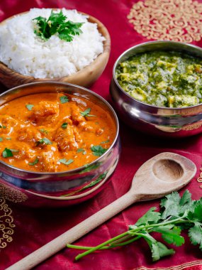 Murgh Makhani ve Saag Paneer