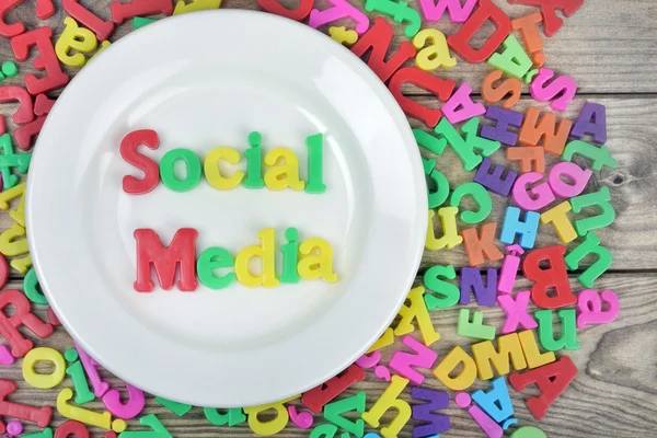 Social Media word on plate — Stock Photo, Image