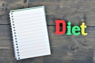Ahşap masa üzerinde diyet