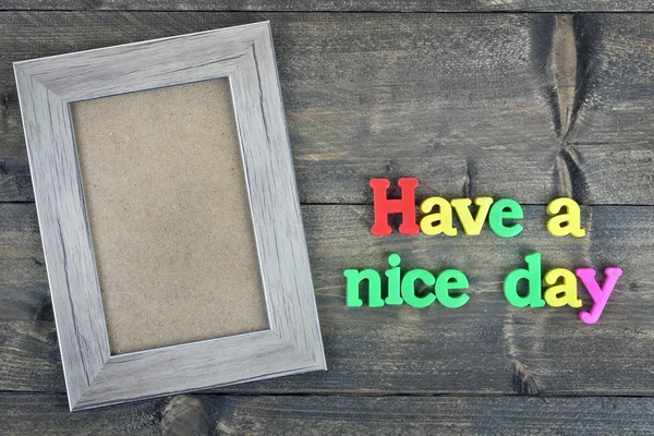 Хорошего дня на деревянном столе. — стоковое фото