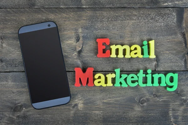 Email Marketing na mesa de madeira — Fotografia de Stock