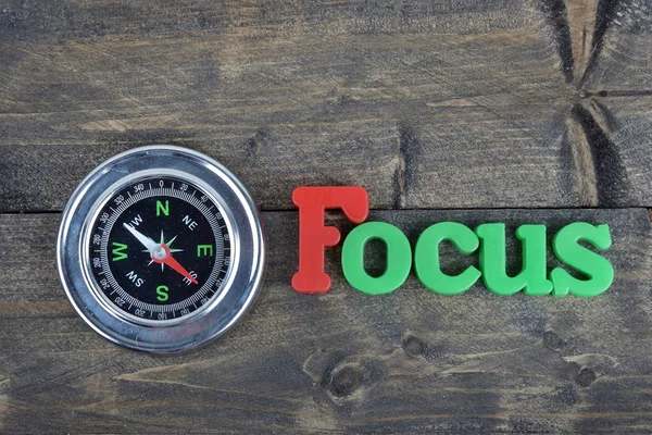 Focus op houten tafel — Stockfoto