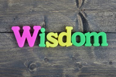 Ahşap masa bilgelik