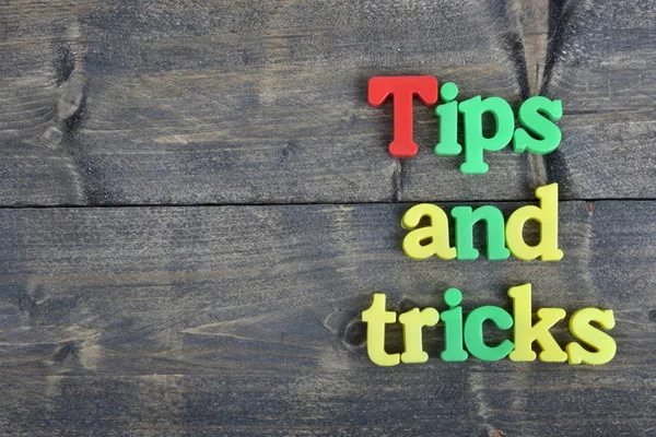 Tipps und Tricks auf dem Holztisch — Stockfoto
