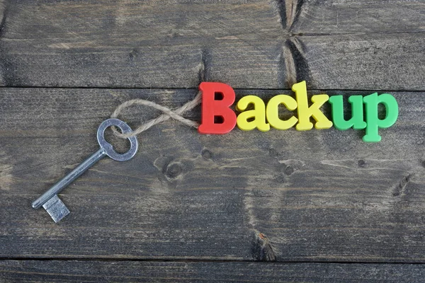 Backup na mesa de madeira — Fotografia de Stock