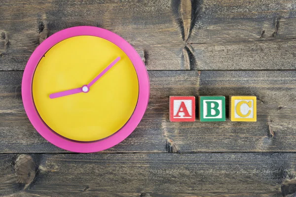 Orologio e parola ABC — Foto Stock